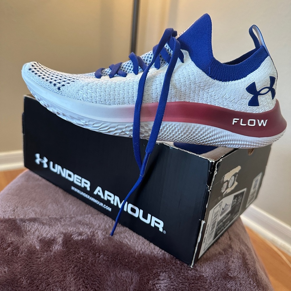 Under Armour  WOMEN’s Flow Velociti SE DS